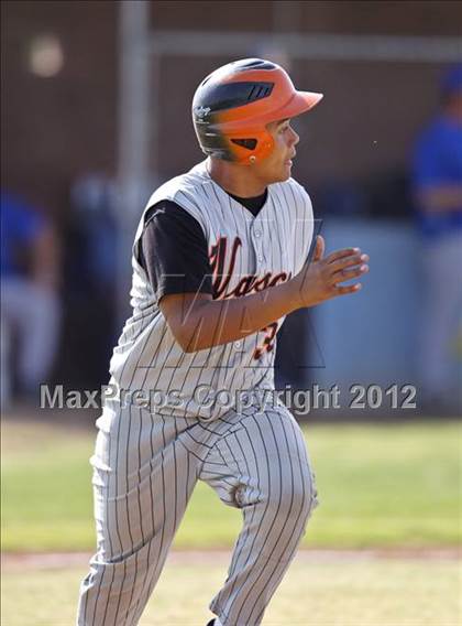 Thumbnail 3 in JV: Bakersfield Christian vs. Wasco photogallery.