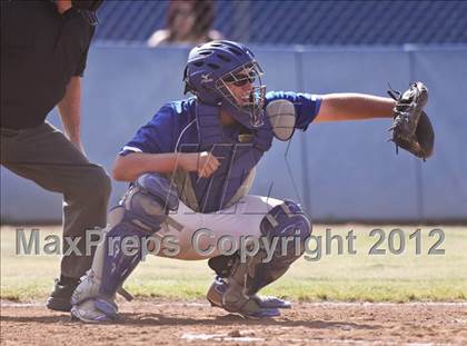 Thumbnail 3 in Bakersfield Christian vs. Wasco photogallery.