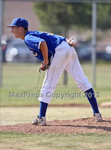 Thumbnail 2 in Bakersfield Christian vs. Wasco photogallery.
