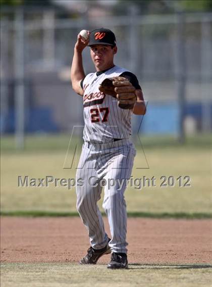 Thumbnail 3 in Bakersfield Christian vs. Wasco photogallery.
