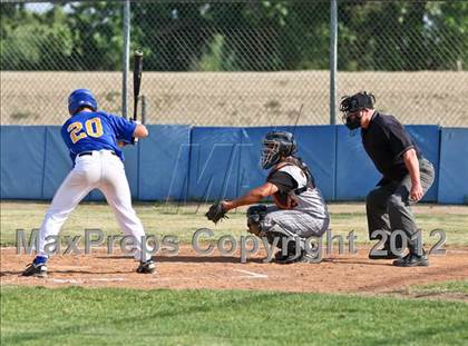Thumbnail 3 in Bakersfield Christian vs. Wasco photogallery.