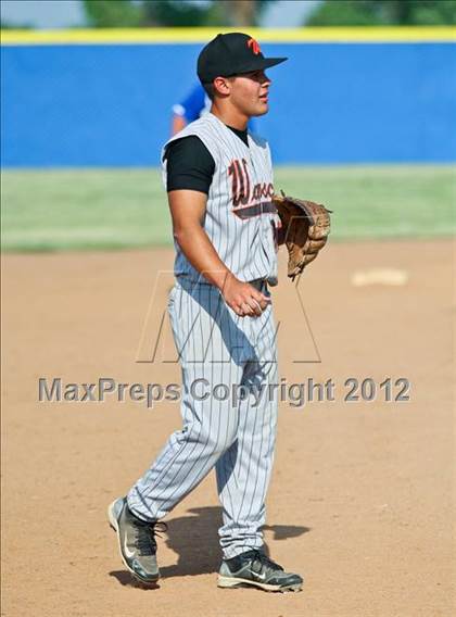Thumbnail 3 in Bakersfield Christian vs. Wasco photogallery.