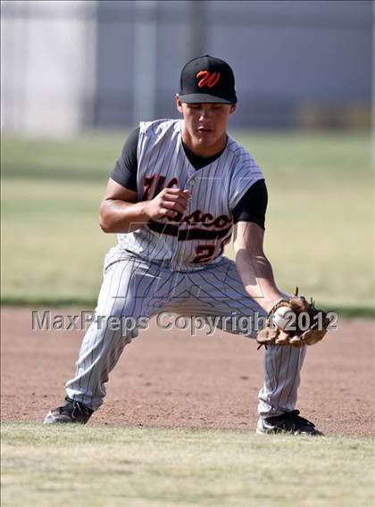 Thumbnail 3 in JV: Bakersfield Christian vs. Wasco photogallery.