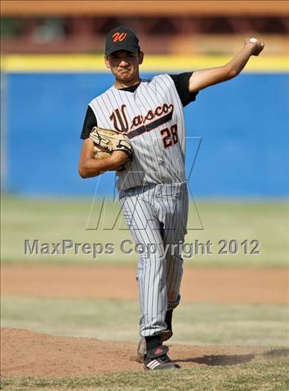 Thumbnail 1 in Bakersfield Christian vs. Wasco photogallery.
