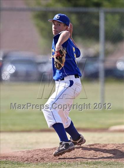 Thumbnail 3 in Bakersfield Christian vs. Wasco photogallery.