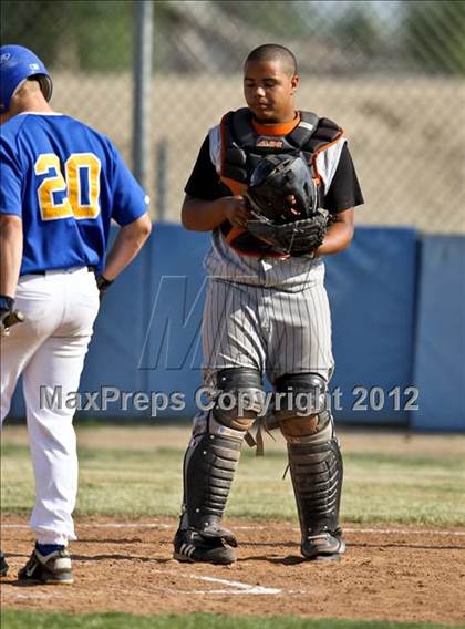 Thumbnail 3 in Bakersfield Christian vs. Wasco photogallery.