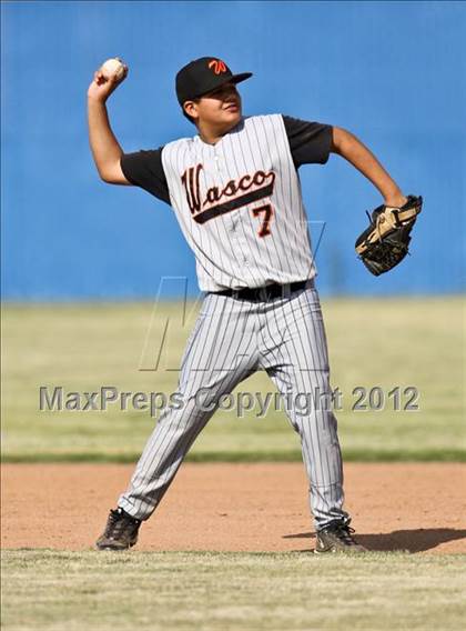 Thumbnail 1 in Bakersfield Christian vs. Wasco photogallery.