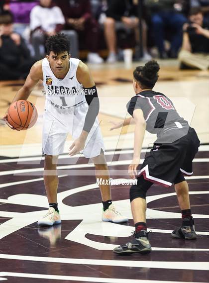 Thumbnail 2 in Sierra Canyon vs Memphis East (Bass Pro Tournament of Champions) photogallery.