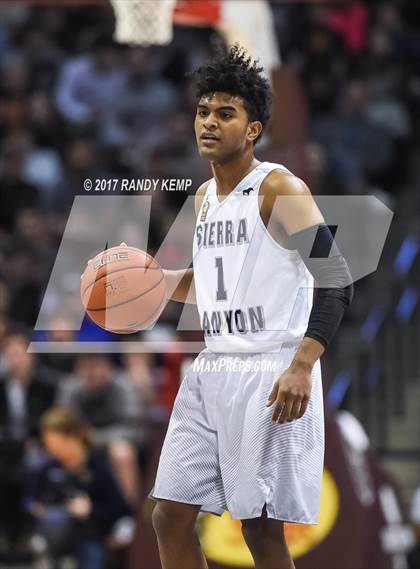 Thumbnail 3 in Sierra Canyon vs Memphis East (Bass Pro Tournament of Champions) photogallery.