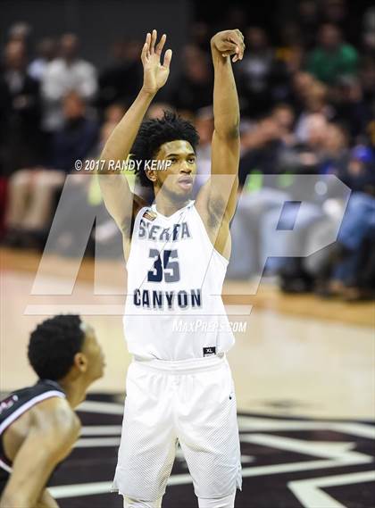 Thumbnail 2 in Sierra Canyon vs Memphis East (Bass Pro Tournament of Champions) photogallery.