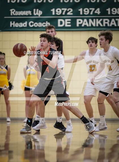 Thumbnail 2 in Bishop Kelly vs. Idaho Falls photogallery.