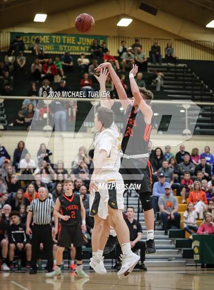 Thumbnail 1 in Bishop Kelly vs. Idaho Falls photogallery.