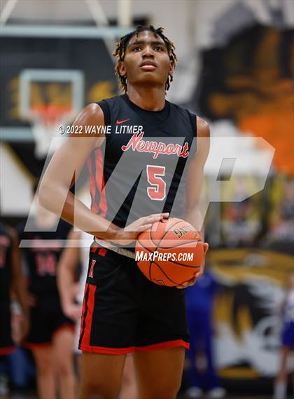 Thumbnail 2 in Newport vs Highlands (36th District Championship) photogallery.
