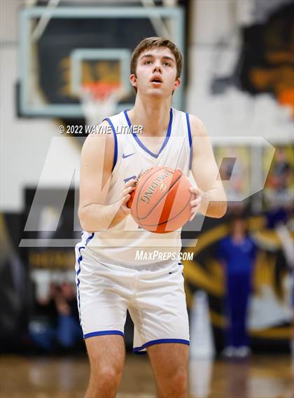 Thumbnail 2 in Newport vs Highlands (36th District Championship) photogallery.