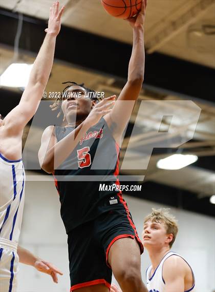 Thumbnail 1 in Newport vs Highlands (36th District Championship) photogallery.