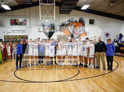 Thumbnail 2 in Newport vs Highlands (36th District Championship) photogallery.