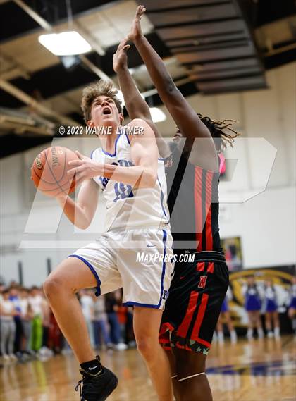 Thumbnail 1 in Newport vs Highlands (36th District Championship) photogallery.