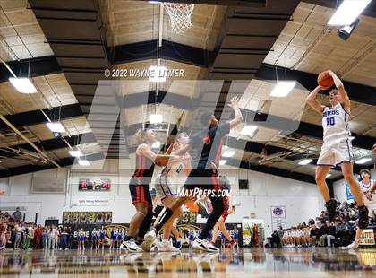 Thumbnail 1 in Newport vs Highlands (36th District Championship) photogallery.