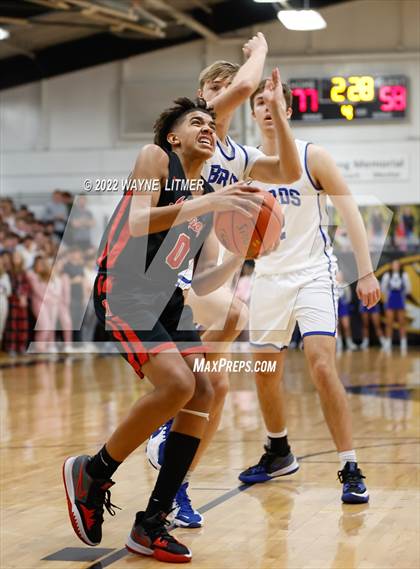Thumbnail 3 in Newport vs Highlands (36th District Championship) photogallery.