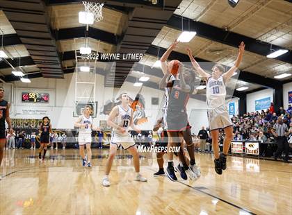 Thumbnail 3 in Newport vs Highlands (36th District Championship) photogallery.