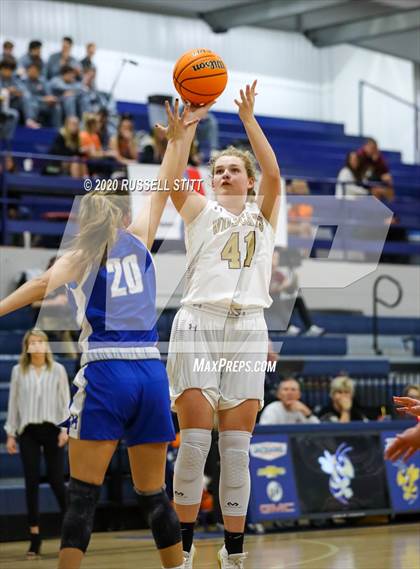 Thumbnail 2 in Cashion vs Hennessey photogallery.