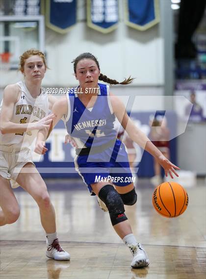 Thumbnail 2 in Cashion vs Hennessey photogallery.