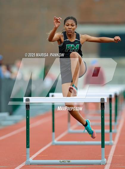 Thumbnail 3 in Cicero-North Syracuse vs Fayetteville-Manlius photogallery.