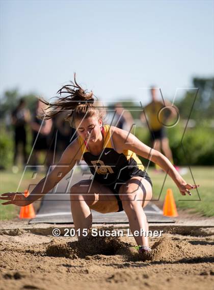 Thumbnail 1 in Sierra Foothill League Tri Meet @ Del Oro photogallery.
