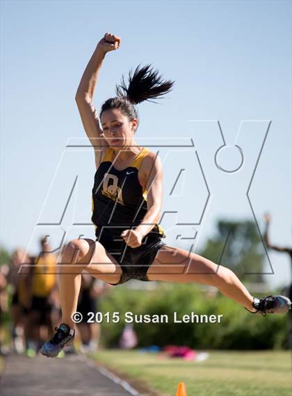 Thumbnail 2 in Sierra Foothill League Tri Meet @ Del Oro photogallery.