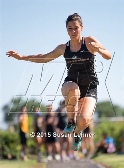Thumbnail 2 in Sierra Foothill League Tri Meet @ Del Oro photogallery.