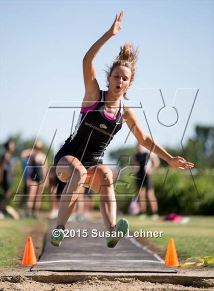 Thumbnail 2 in Sierra Foothill League Tri Meet @ Del Oro photogallery.