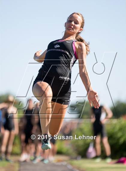 Thumbnail 3 in Sierra Foothill League Tri Meet @ Del Oro photogallery.