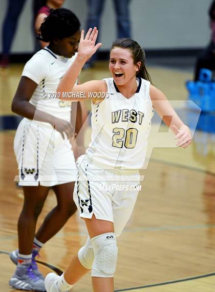 Thumbnail 3 in Springdale @ Bentonville West photogallery.