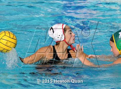 Thumbnail 3 in Palos Verdes vs Edison (Holiday Cup) photogallery.
