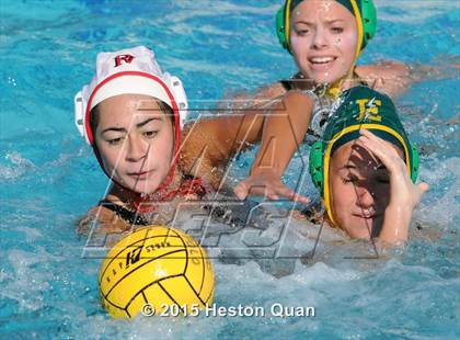 Thumbnail 2 in Palos Verdes vs Edison (Holiday Cup) photogallery.