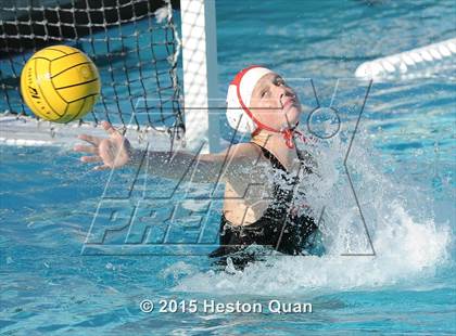 Thumbnail 2 in Palos Verdes vs Edison (Holiday Cup) photogallery.