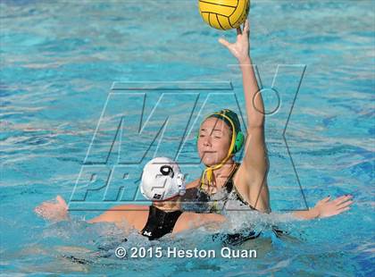 Thumbnail 3 in Palos Verdes vs Edison (Holiday Cup) photogallery.