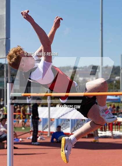 Thumbnail 1 in Hillsdale Fighting Knights Relays photogallery.