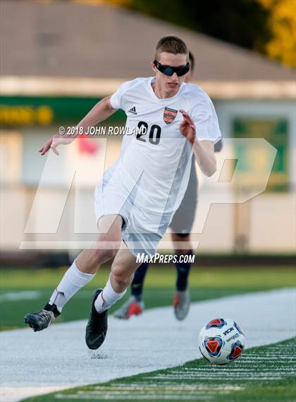 Thumbnail 2 in Hersey vs. Evanston (IHSA 3A Regional Semifinal) photogallery.