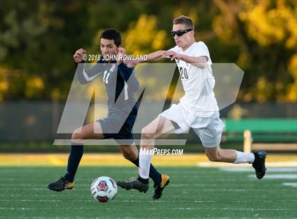Thumbnail 3 in Hersey vs. Evanston (IHSA 3A Regional Semifinal) photogallery.