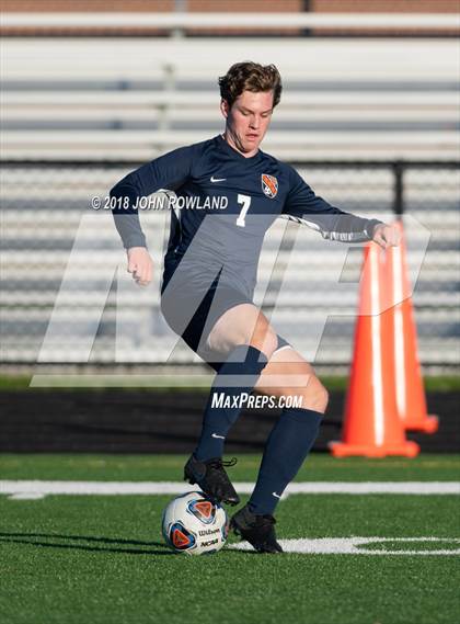 Thumbnail 2 in Hersey vs. Evanston (IHSA 3A Regional Semifinal) photogallery.