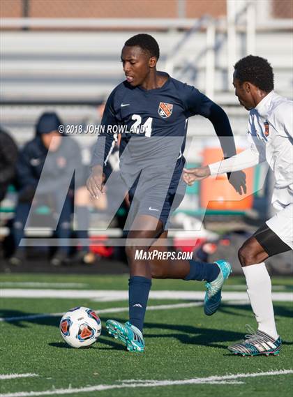 Thumbnail 3 in Hersey vs. Evanston (IHSA 3A Regional Semifinal) photogallery.