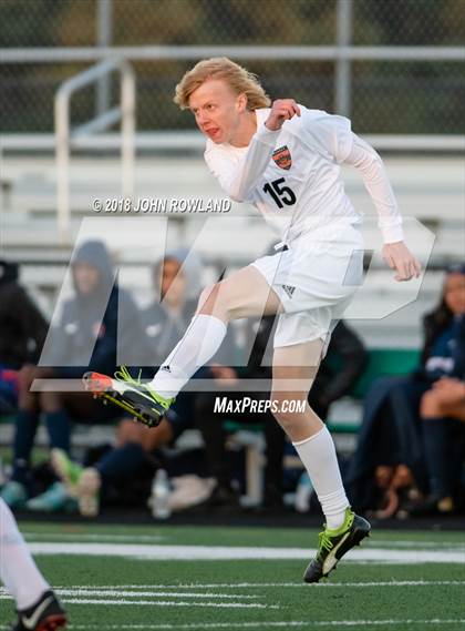 Thumbnail 3 in Hersey vs. Evanston (IHSA 3A Regional Semifinal) photogallery.