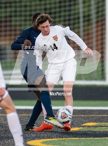 Thumbnail 2 in Hersey vs. Evanston (IHSA 3A Regional Semifinal) photogallery.