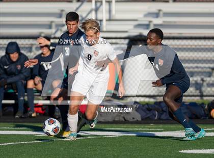 Thumbnail 1 in Hersey vs. Evanston (IHSA 3A Regional Semifinal) photogallery.