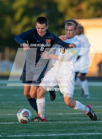 Thumbnail 2 in Hersey vs. Evanston (IHSA 3A Regional Semifinal) photogallery.
