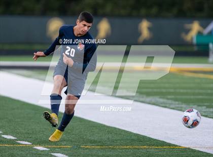 Thumbnail 2 in Hersey vs. Evanston (IHSA 3A Regional Semifinal) photogallery.