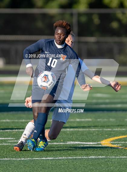 Thumbnail 3 in Hersey vs. Evanston (IHSA 3A Regional Semifinal) photogallery.