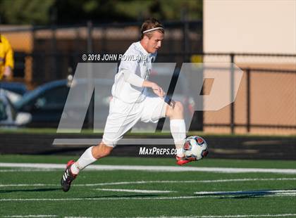 Thumbnail 2 in Hersey vs. Evanston (IHSA 3A Regional Semifinal) photogallery.