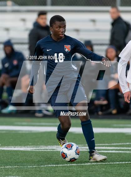 Thumbnail 2 in Hersey vs. Evanston (IHSA 3A Regional Semifinal) photogallery.